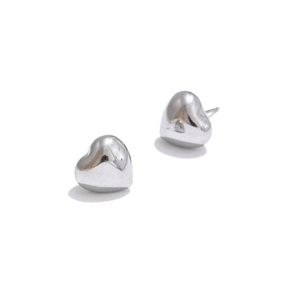 Amoré Petite Heart Stud Earrings