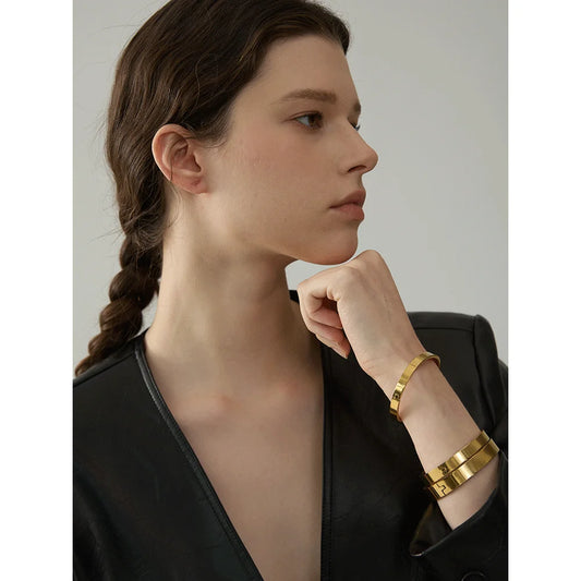 Axis Classic Gold Hinged Bangle